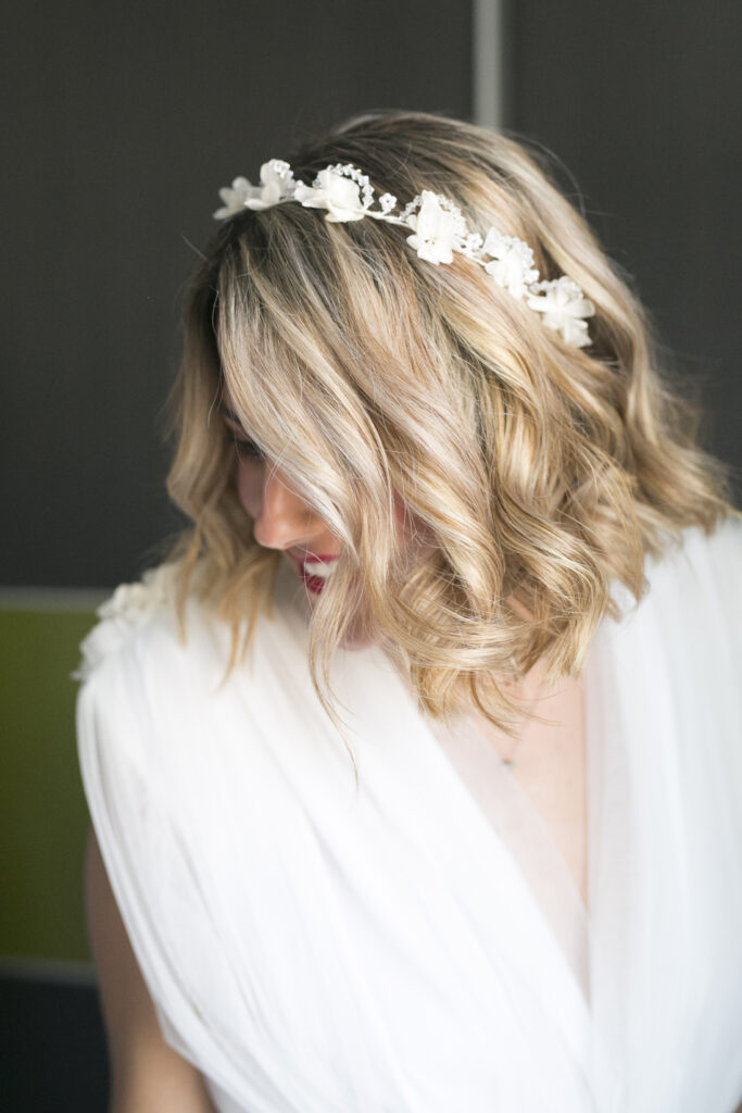 Detalle-diadema-vestido-novia-a-medida-olgapereira