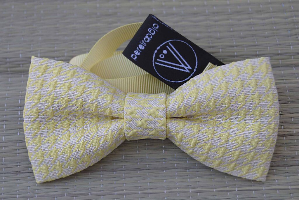 pajarita-pilar-amarillo-patadegallo-bellas