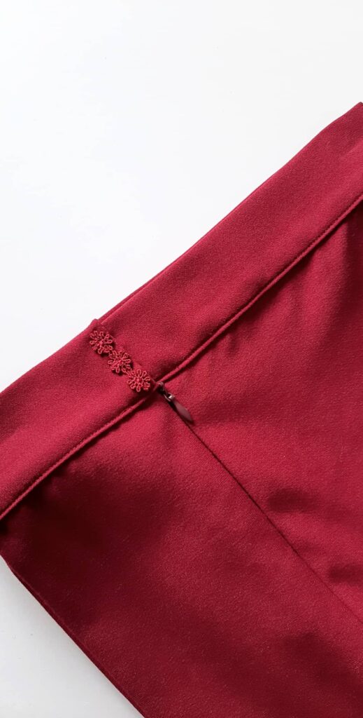 detalle-pantalon-granate-invitada